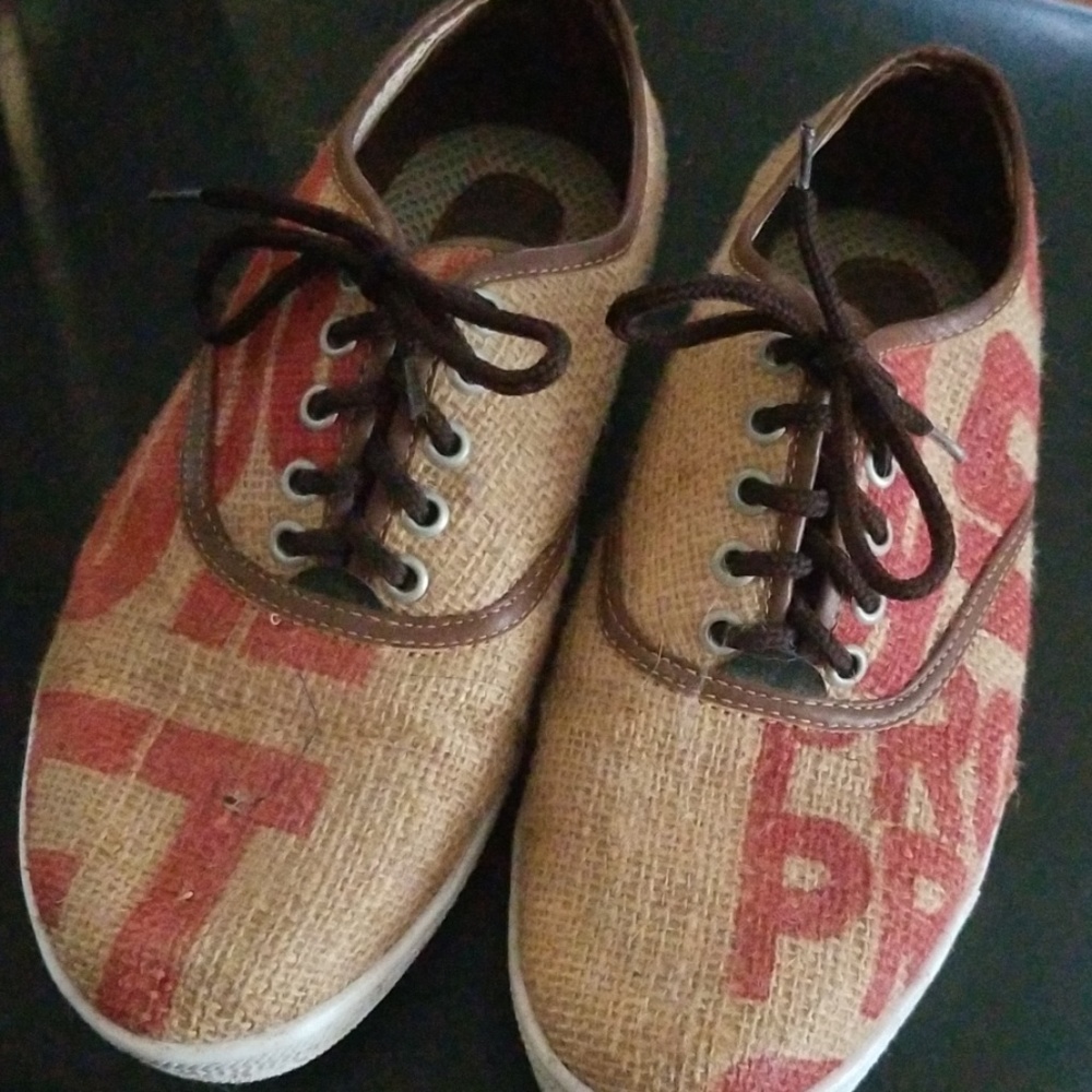 Womens size 10 burlap shows